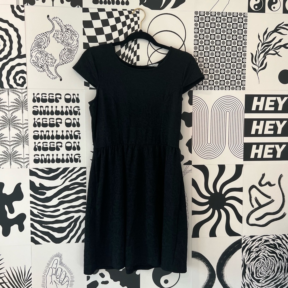 Short Sleeve Black Lace Chiffon Dress Size L
